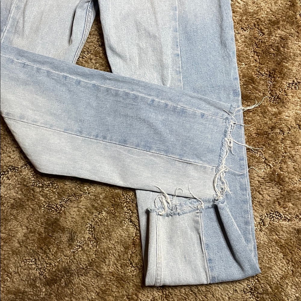 Abercrombie & Fitch The Ankle‎ Straight Leg High Rise Light Wash Jean - Picture 7 of 7